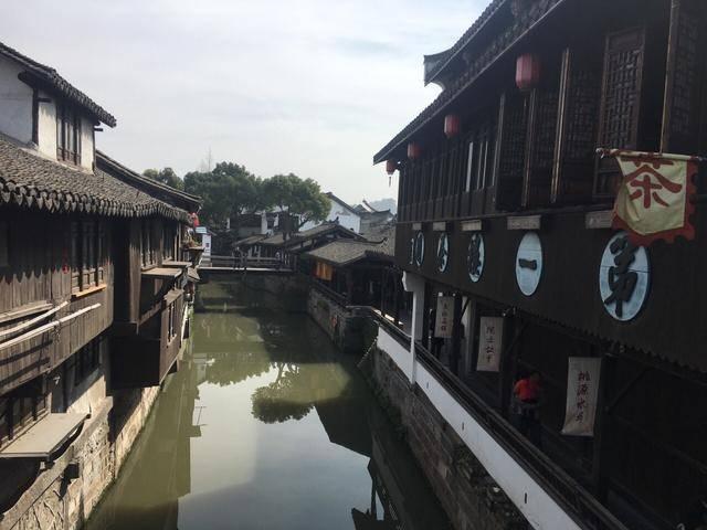 逃离可爱村落